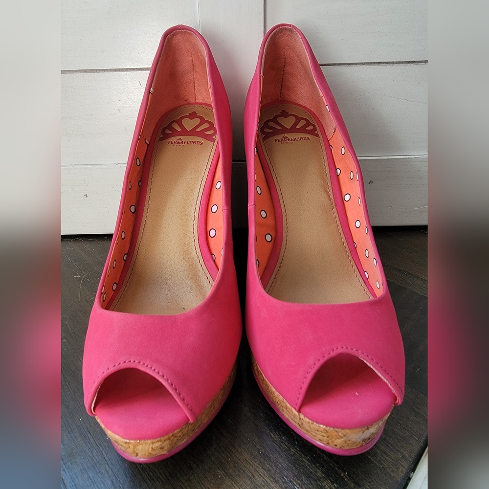 FERGALICIOUS "Untold" Wedges Size 9½